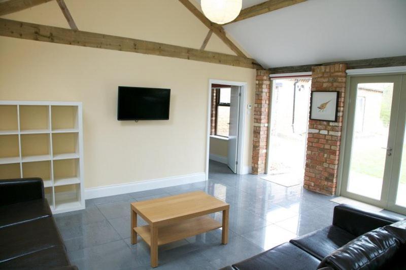 Pheasants Roost At Tove Valley Cottages Towcester Exterior photo